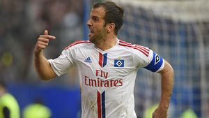 Van der Vaart, pregătit să renunțe la bani pentru a rămâne la Hamburg: "Sunt deschis la orice propunere. Aspectul financiar nu va fi decisiv"