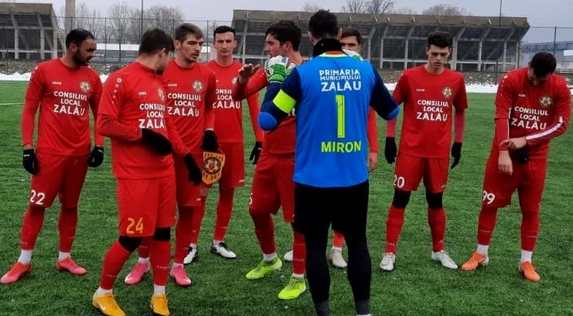 Probleme la SCM Zalău, deși e la un pas de barajul de promovare pentru Liga 2. ”Interimarul” a dat afară decarul echipei după ce inițial nu l-a mai primit la antrenamente: ”E strict decizia mea”