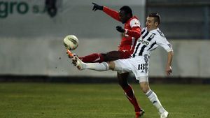 Nu i s-a dat NICIO șansă la Steaua, acum a semnat cu Dinamo!** Strătilă dă din vestiar: REPLICA lui Lăcătuș când a fost întrebat de Becali de ce nu-l ia la echipa mare