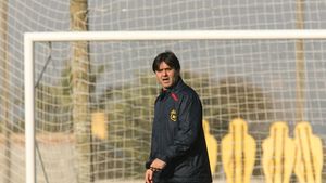 Revista presei / Steaua a stat 2 saptamani in Divizia B!