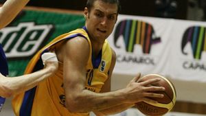 Burlacu a semnat cu Asesoft!