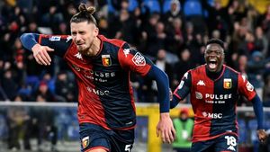 O echipă legendară din Premier League a făcut oferta pentru Radu Drăgușin! Suma ar fi un nou record pentru un român