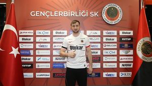 Daniel Popa a semnat și va juca în liga secundă! Fostul atacant de la FCSB a refuzat-o în ultimul moment pe Aktobe