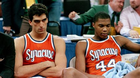 A jucat în NBA şi a făcut o avere de 27.000.000 de dolari, în 11 ani, dar acum a devenit un celebru DJ din Ibiza