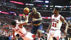 VIDEO | LeBron, egalul lui Michael Jordan. Cifrele extraordinare ale lui King James în play-off