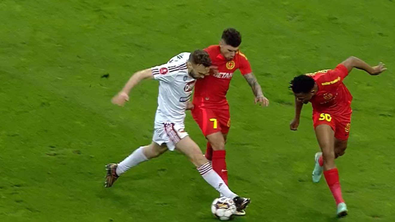 Fază controversată în FCSB - Sepsi: Horațiu Feșnic a dictat lovitură de la 11 metri. A fost sau nu penalty la intervenția lui Florinel Coman?