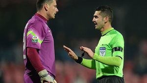 Haos total la o echipă din Liga 1. Portarul este acuzat că a vandalizat magazia clubului și și-a lăsat colegii fără echipament: "Este o minciună!"