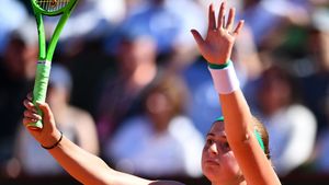 Jelena Ostapenko, reacție de dezgust când doi băieți de mingi s-au apropiat prea mult de ea!