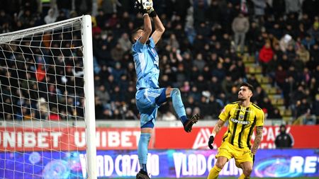 Gafă ireală a portarului în Botoșani – Dinamo la gol: „Nu înțeleg nici Florentin Petre, nici Kopic ce se întâmplă”