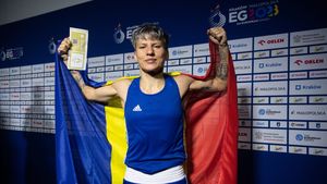 Adrian Lăcătuș, antrenorul lotului național de box feminin, în culmea fericirii: „Lăcrămioara Perijoc nu i-a lăsat nici o șansă adversarei”