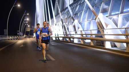 Atletul Nicolae Soare a cucerit medalia de argint în proba de 10.000 m a Universiadei din Taipei 