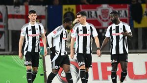 Ce se întâmplă cu Mamadou Thiam și Issouf Macalou la U Cluj. Anunțul conducerii. EXCLUSIV