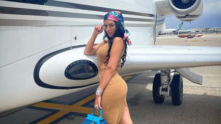 Georgina Rodriguez i s-a alăturat lui Cristiano Ronaldo în Manchester! Iubita și copiii starului portughez au călătorit ca adevărate VIP-uri | FOTO
