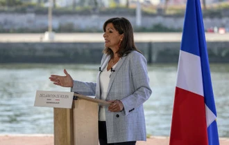 Primarul Parisului, Anne Hidalgo, va înota azi în Sena