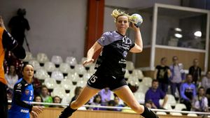 CSM București, două noi achiziții: Martine Smeets și Barbara Lazovic! Cum va arăta echipa ideală a „tigroaicelor” pentru sezonul următor