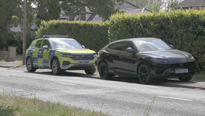 Milionarul s-a făcut de râs! Polițiştii i-au confiscat maşina Lamborghini Urus de 413.000 de euro pentru că nu avea asigurare