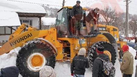 FOTO** Becali e "călare pe situație"! Patronul Stelei continuă războiul cu "iadul alb" în Vrancea