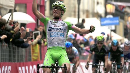 S-a bătut până în ultimul metru. Battaglin, învingător neașteptat la Oropa. Uran a pierdut secunde importante față de contracandidații la victoria finală