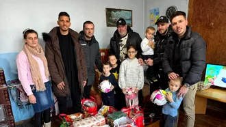 Acțiune lăudabilă a ACSM Reșița în pragul sărbătorilor. Ajutor de Crăciun pentru o mamă și cei cinci copii