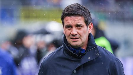 FC Barcelona îi pune lista de fotbaliști pe masă lui Chivu și românul trebuie să aleagă!