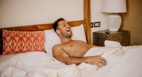 BANCUL ZILEI. BULĂ: – Dacă ai activitatea sexuală prea exagerată poți face cearcăne?
