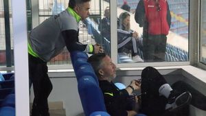 Meme Stoica a suferit cel mai mult pentru FCSB la Botoșani. Imagini cu managerul campioanei: era distrus, pur şi simplu, în lojă!