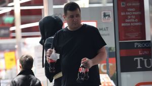 Ce mai face Ianis Zicu după ce a plecat de la Unirea Constanța: s-a îngrășat și conduce mașina soției lui Ciprian Marica | FOTO EXCLUSIV
