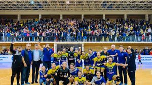 Noi dezvăluiri incendiare în cazul „Corona Brașov”. „Clubul le-a interzis sportivelor să vorbească, iar acum vede toată lumea de ce”. Jumătate din lot este suspendat până anul viitor pentru că un mesaj, pentru autodenunț, nu ar fi ajuns la timp la jucătoare