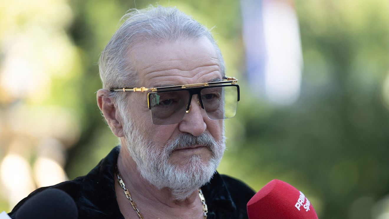 Gigi Becali a revenit în iarbă şi a decis echipa de start pentru FCSB - Petrolul. A făcut schimbări ca la Football Manager