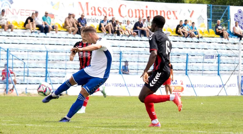 Unirea Dej a ridiculizat Gloria Bistrița Năsăud într-un meci amical. Fundașul Alexandru Gîț a marcat trei goluri