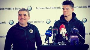Viitorul poate vinde din nou în Premier League! Fosta campioană a Angliei e interesată de "perla" lui Hagi