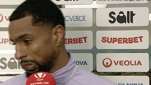 A venit val-vârtej în timpul flash-interviului și l-a gonit pe jucător din fața camerelor TV: „Dă-i, bă, drumul la vestiar!”