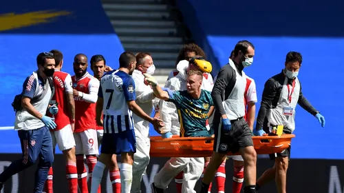 Imagine horror în Premier League. Portarul lui Arsenal s-a accidentat după un duel cu un adversar și a fost scos cu targa de pe teren