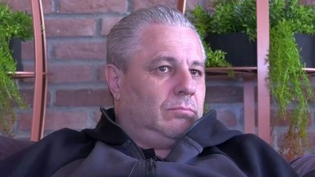 Povestea fabuloasă de dragoste a lui Marius Șumudică. Antrenorul a dezvăluit cu lacrimi în ochi lucruri neștiute despre viața sa personală: „Eu cu tine o să mă îngrop de mână” | VIDEO EXCLUSIV