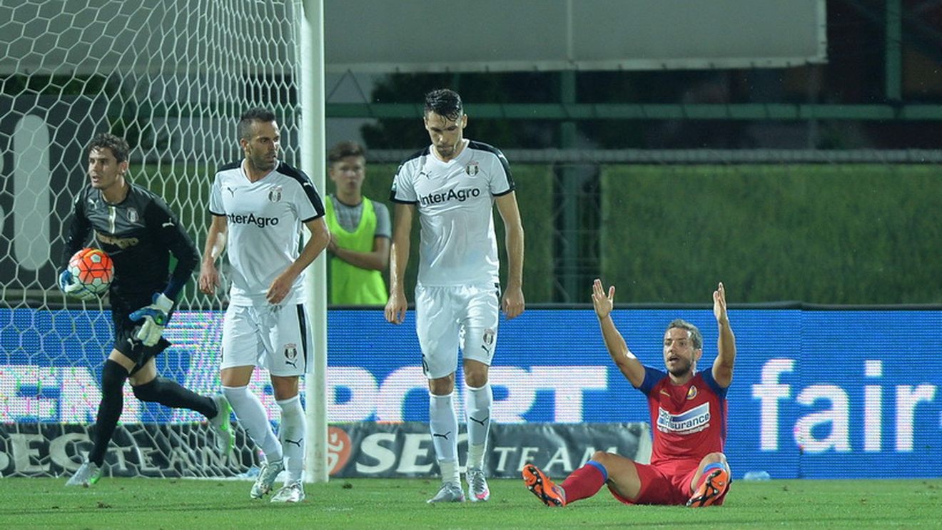FOTO | Noua regulă a ofsaidului a creat haos la Astra - Steaua 2-0. Cum a interpretat Colțescu faza, semnele de întrebare asupra corectitudinii golului și circulara FIFA care ar fi trebuit să ajungă la CCA