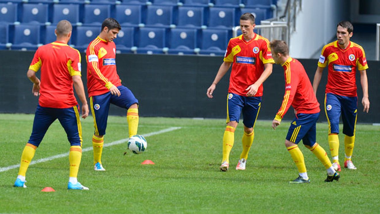 Pentru el a schimbat Reghecampf sistemul de joc!** Stelistul care a impresionat specialiștii în amicalul cu Belgia: "Este singurul titular incontestabil în ax"