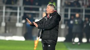 Marius Șumudică, prima reacție despre demiterea lui Cristiano Bergodi și revenirea sa la Rapid. A spus-o clar, direct pe aeroport