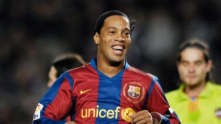 Ronaldinho i-a cerut Barcelonei să transfere un superstar din naționala Angliei, pe vremea când el însuşi era zeu pe Nou Camp: "Unul dintre cei mai buni din Europa"