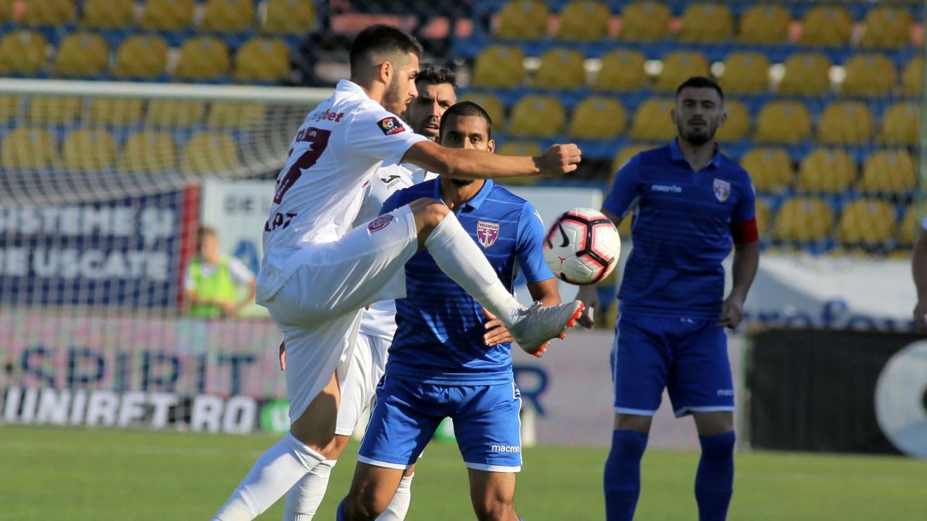 Fotbalistul „fantomă” de la CFR Cluj pleacă la o echipă de play-off din Liga 1! Mijlocașul era considerat un mare talent, iar acum e transferat după ce nici nu se mai antrena cu echipa lui Dan Petrescu