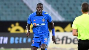 Fotbalistul pe care Gigi Becali a cerut 5 milioane de euro a nenorocit-o pe FCSB: Joyskim Dawa a făcut penalty și a fost eliminat! | VIDEO