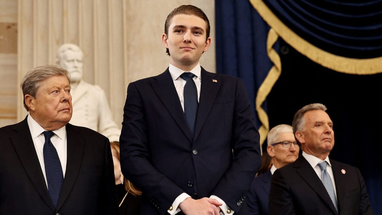 Milionarii români ar fi făcut plăți de peste 100.000 de euro pentru a "da mâna" cu fiul lui Donald Trump! "De mine s-a rugat şi nu m-am dus. Nu aş fi dat nici 2.500 de euro"