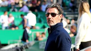 Patrick Mouratoglou e din nou în mijlocul unei controverse. O contrează pe Iga Swiatek din cauza fanilor de la Roland Garros: „Trebuie să fie lăsați să țipe, dar nu să scuipe jucătorii”