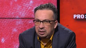 Marius Mitran a făcut lumină în cazul plecării lui Laurențiu Reghecampf de la Universitatea Craiova: „Rămâne indiferent de rezultat” | VIDEO EXCLUSIV ProSport Live