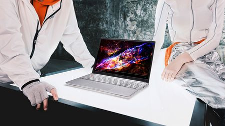 ADVERTORIAL | ASUS Vivobook Pro 14X OLED: portabilitatea care ia prin surprindere