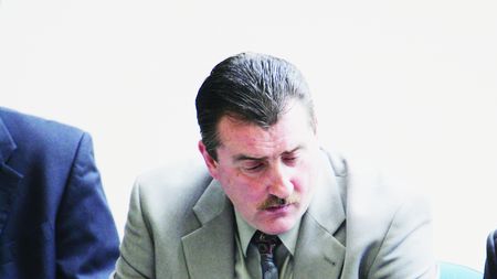 Încolonați la DNA!** "Dacă mai era marele Dobrin, îl chemau și pe el?"