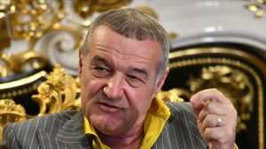 Primă istorică pentru fotbaliștii FCSB dacă vor câștiga Europa League. Gigi Becali a anunțat suma fabuloasă pe care o dă fiecărui titular: „O să zic apoi că m-am răzgândit”