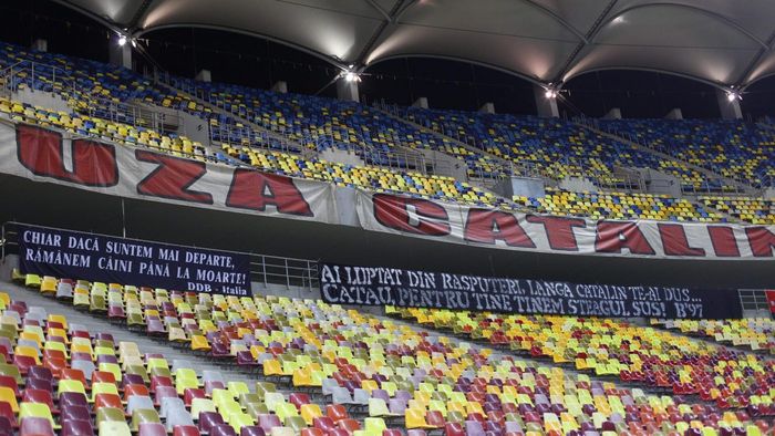 Mesajele cu care sunt întâmpinați jucătorii lui Contra, dezvăluite de ProSport! Ce scria pe bannerele din PCH | GALERIE FOTO