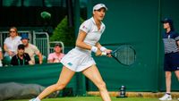 Secretele de pe mânecile Soranei Cîrstea sau cum se transformă albul de la Wimbledon într-o tiparniță de dolari