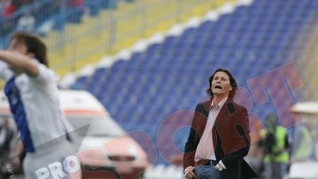 "Dina este un țărănuș!** Cât am fost eu la echipă nu prea juca, dar salvarea lui e Mititelu!"