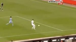 "Tontogolul" lui Banel e oficial istorie!** Seitaridis si-a lasat colegii fara replica cu executia din PAO - Lazio! Cum a "uitat" unde era portarul